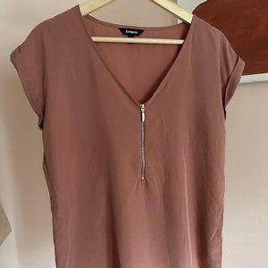 Express Size M Dusty Pink Cap sleeve shirt with zipper